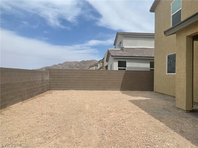 Building Photo - 6841 Chargehand Ave