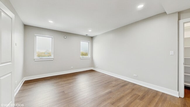 Building Photo - 550 Sheridan Square
