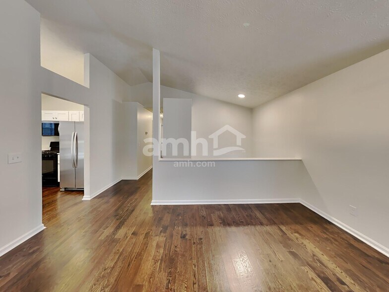 Building Photo - 6028 Woodcreek Dr