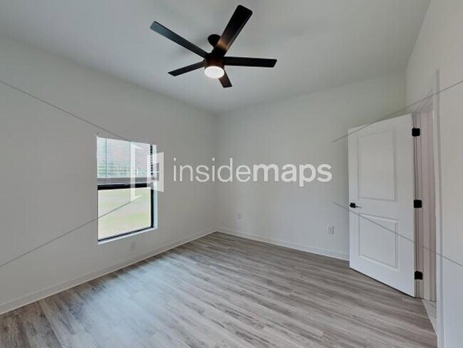 Building Photo - 1133 Abrams Blvd