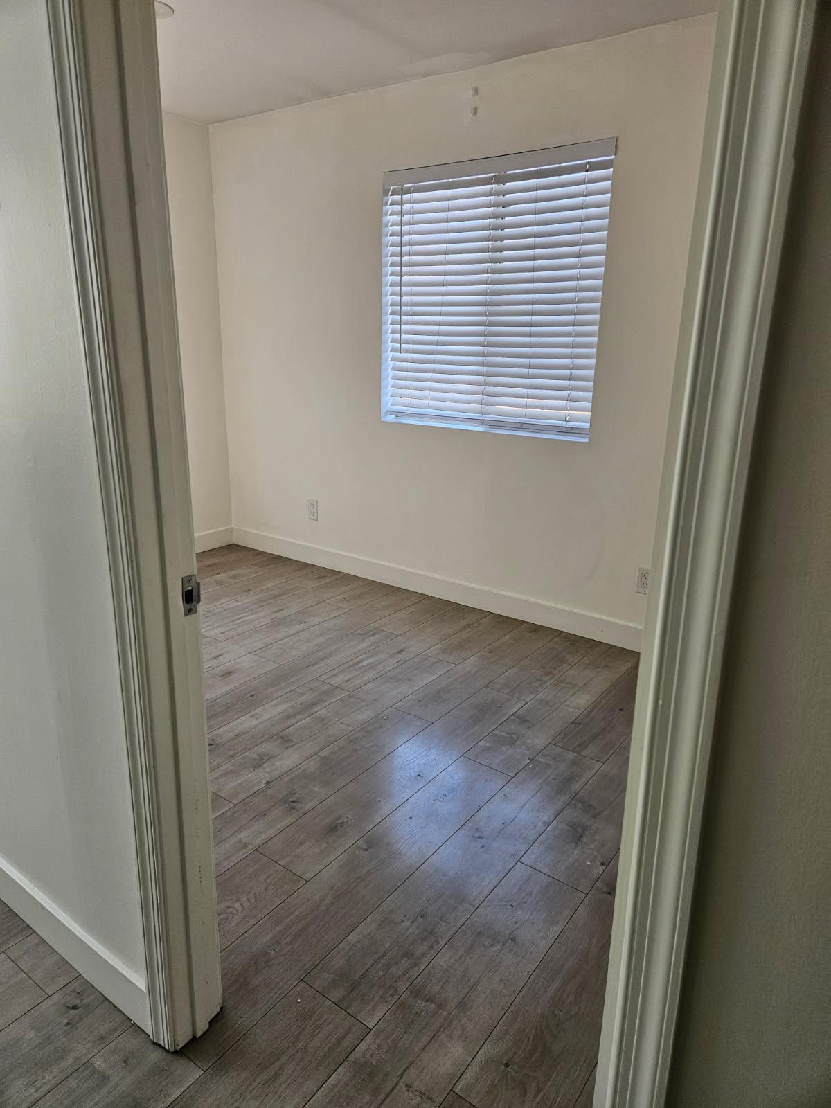 Building Photo - 1585 W 35th Pl