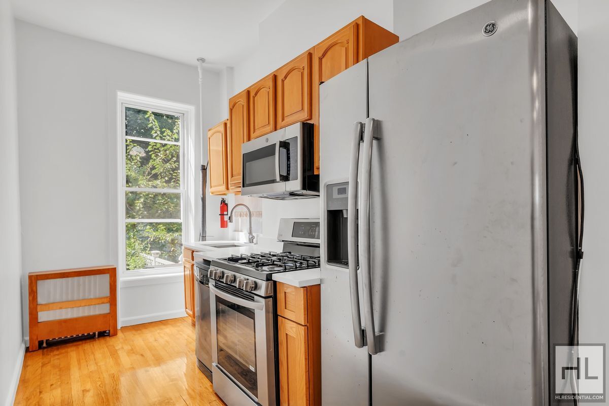 Building Photo - 474-477 7th Ave