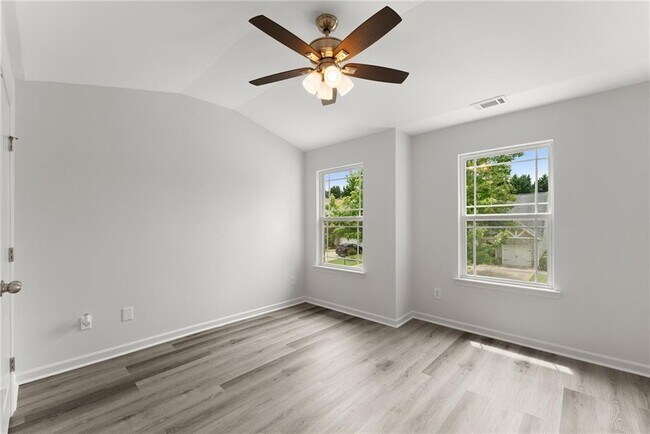 Building Photo - 124 Oakmont Dr