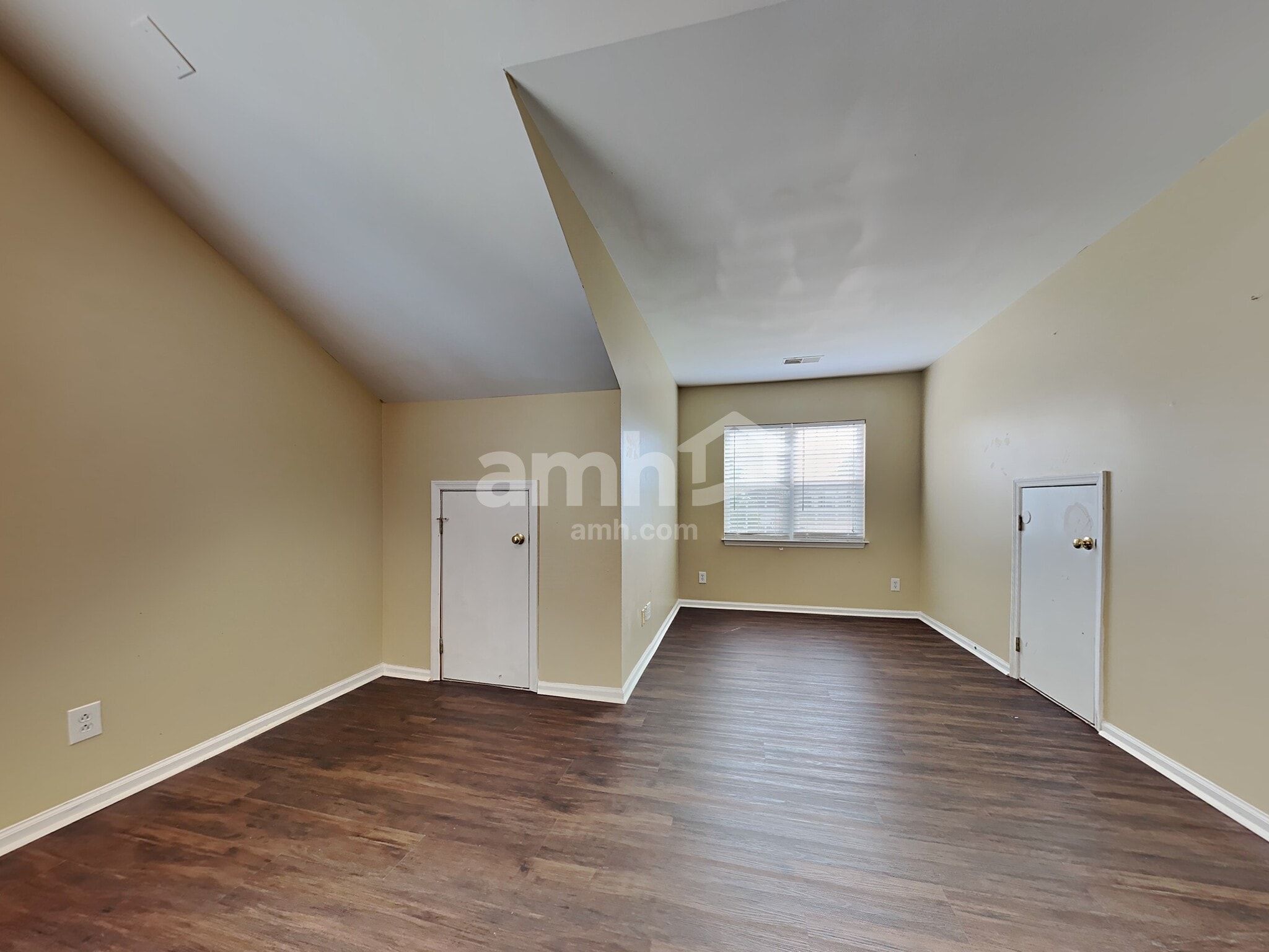 Building Photo - 503 Sparkleberry Ln