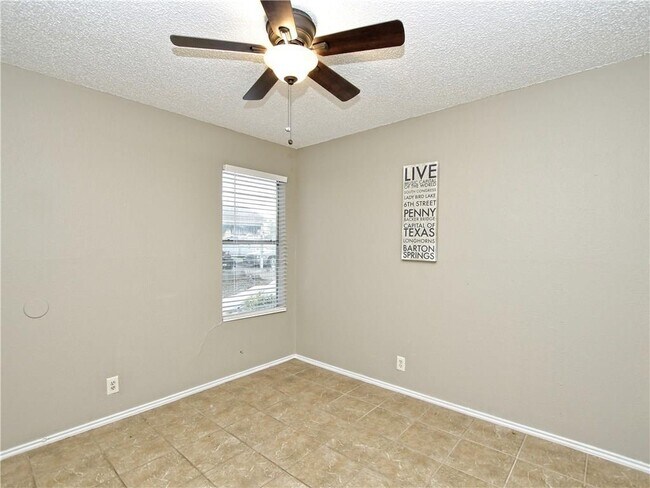 Building Photo - 5401 Spring Meadow Rd