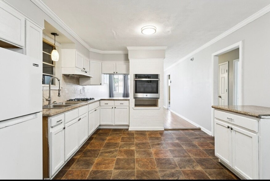 Building Photo - 7928 Edward St