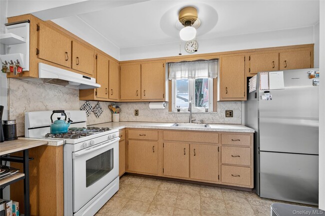 Building Photo - 13 Prospect St