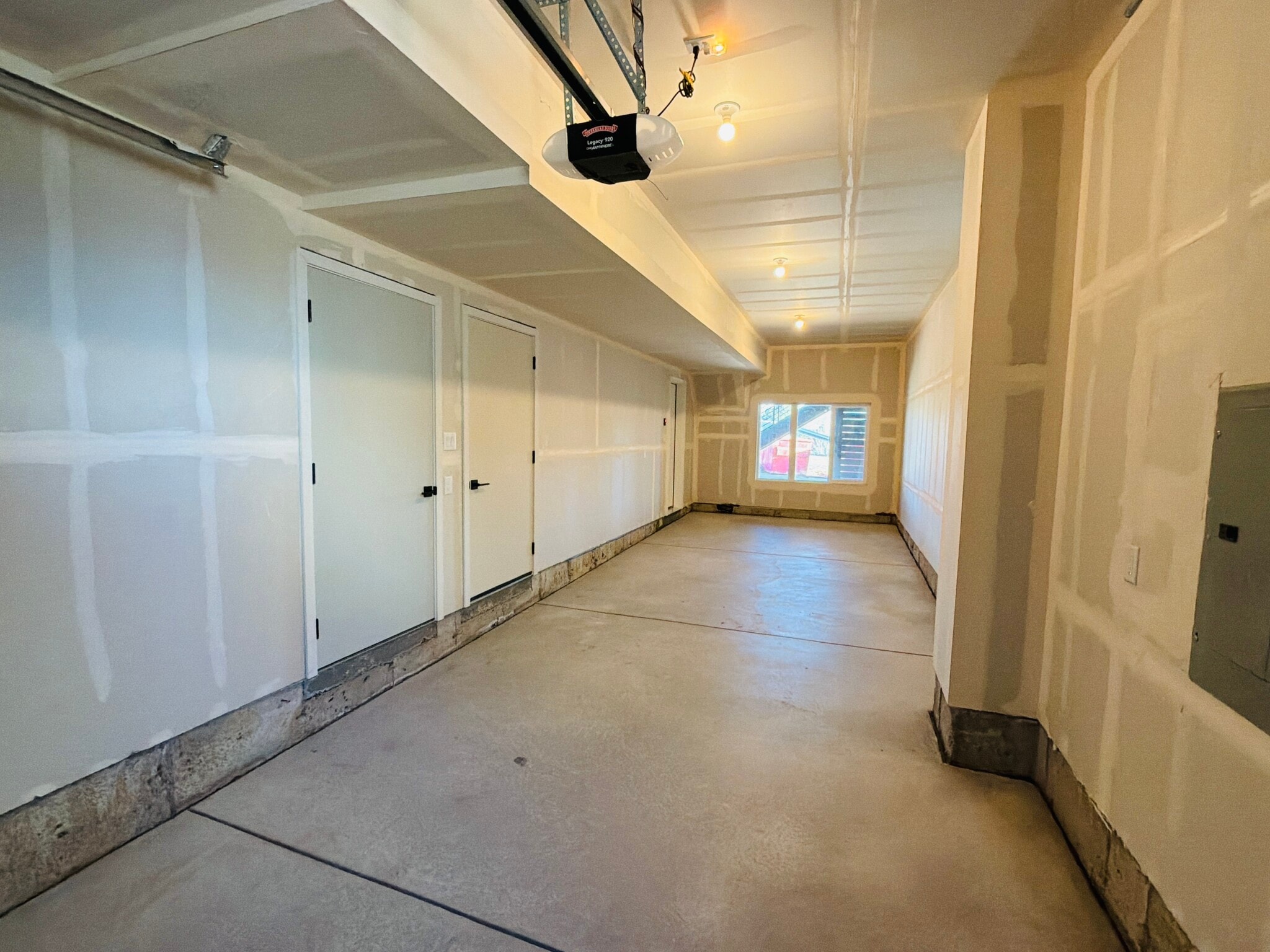 Building Photo - 7174 Clove Hitch Hts