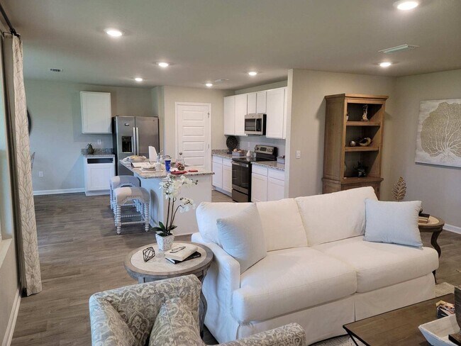 Building Photo - 2022 Built 4 Bed/2 Bath Smart-Home within ...