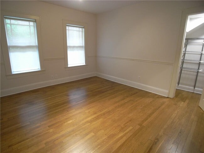 Building Photo - 1200 Stillwood Dr NE