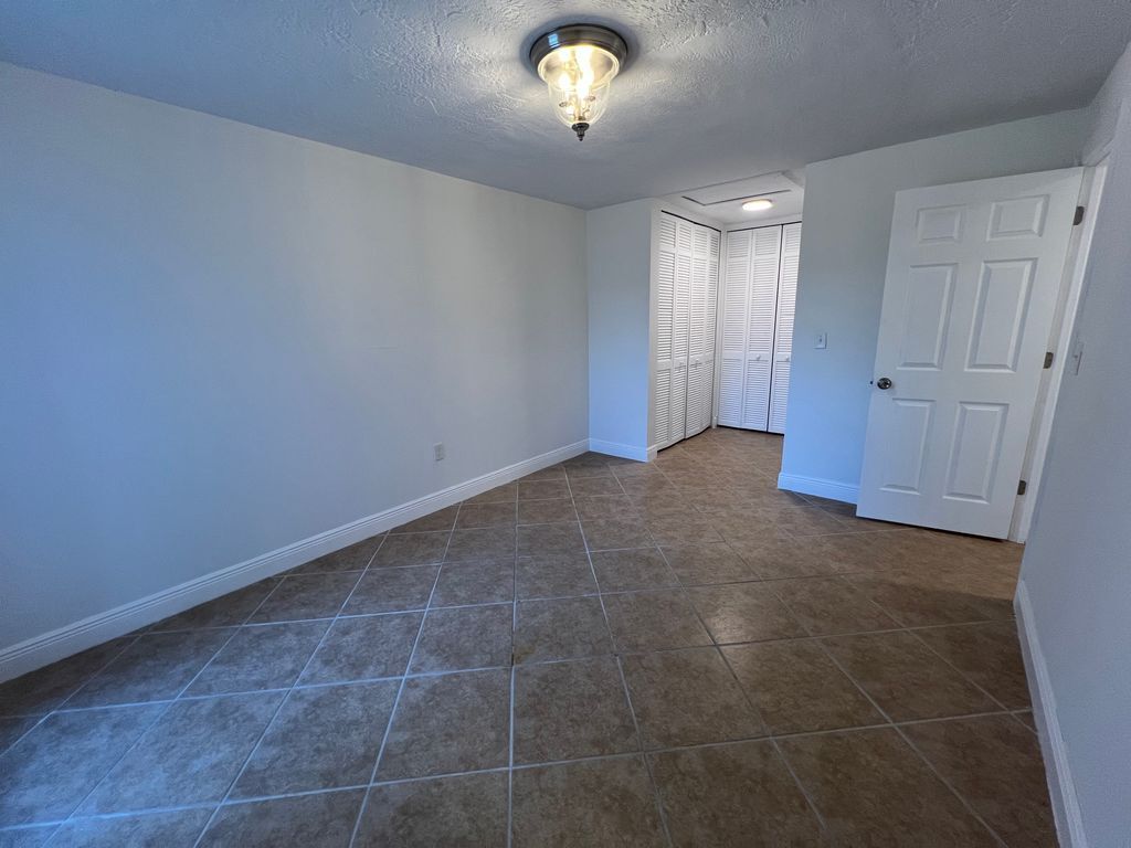 Building Photo - 710 Bayou Ave