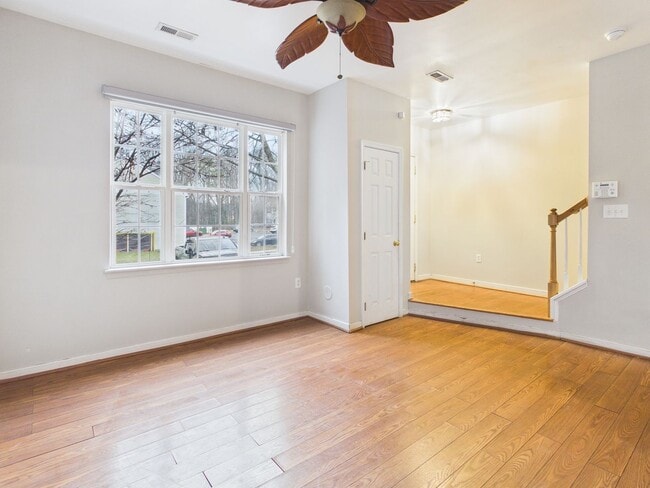 Building Photo - 4715 Milfax Rd