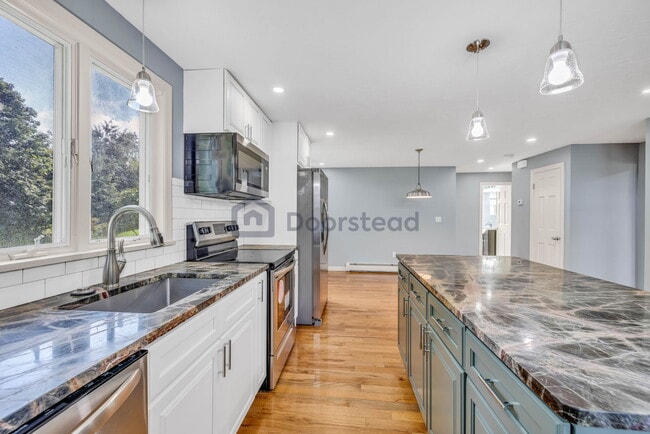 Building Photo - 62 Stoneleigh Rd