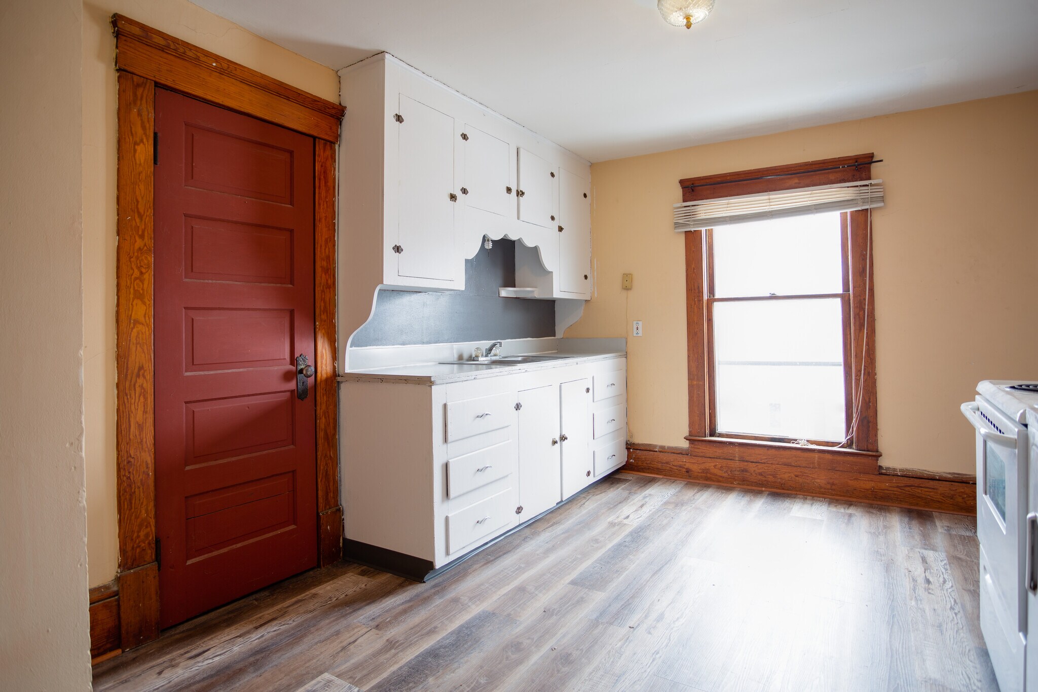 Building Photo - 33 W Main St