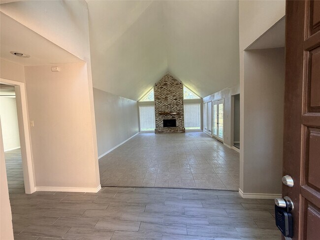 Building Photo - 1607 Chestnut Ridge Rd