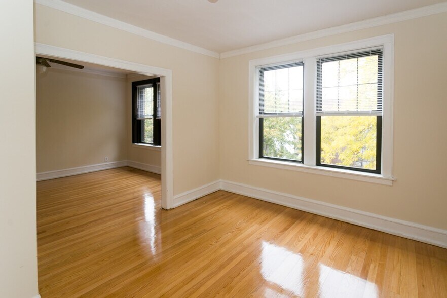 Building Photo - 1455 W Byron St