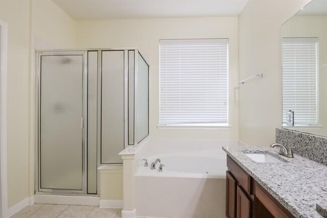 Building Photo - 6614 Surrey Meadow Ct