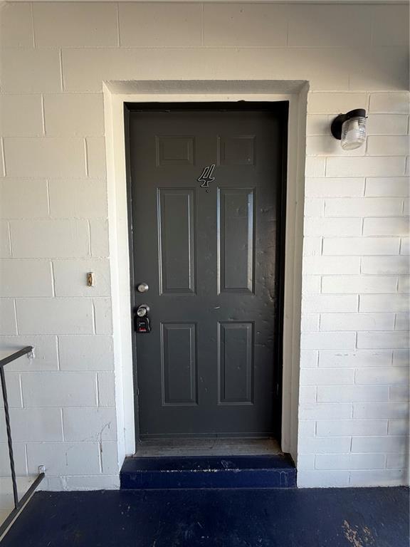 Building Photo - 316 W Howry Ave