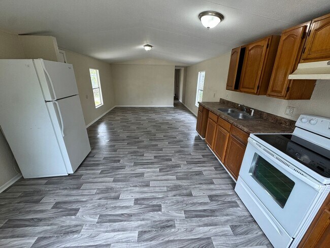 Building Photo - 6502 Sandra Dr