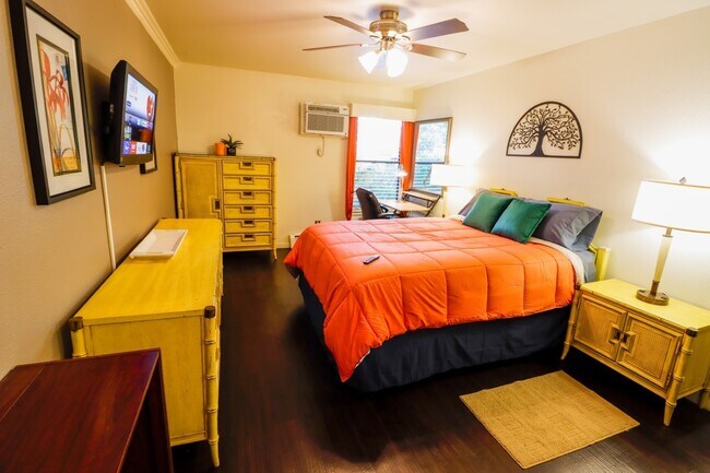 Building Photo - 10150 E Virginia Ave