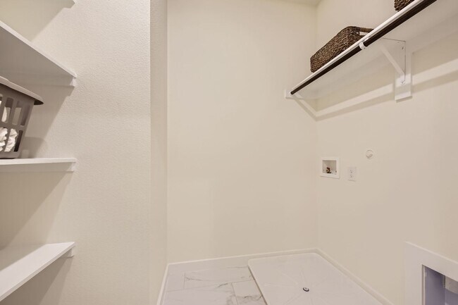 Building Photo - Oakmont Floor Plan