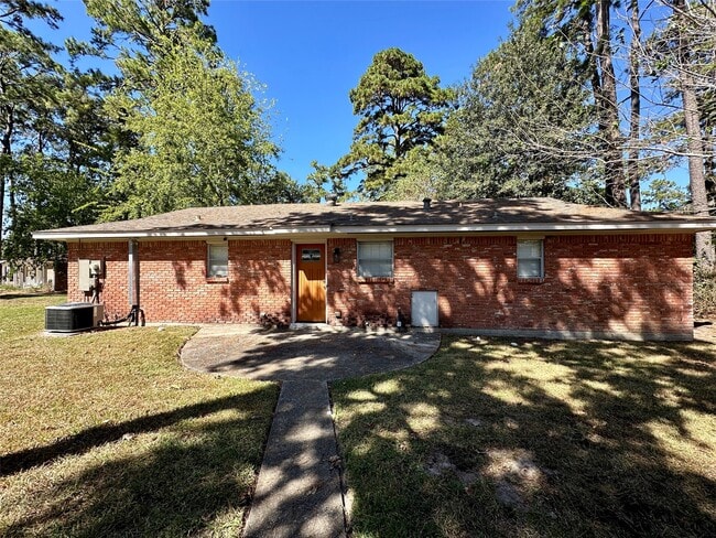 Building Photo - 22 Champions Colony W