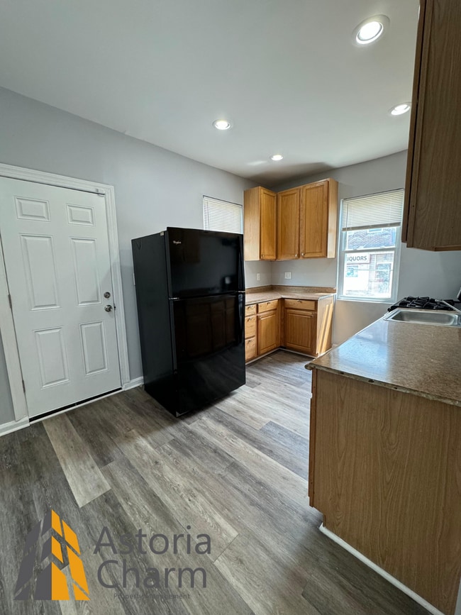 Building Photo - Move in by April 30th - Pick your move in incentive: A TV, 1 month free on a 13th month lease, or...