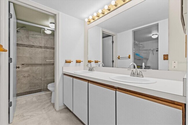 Building Photo - 5537 Sea Forest Dr