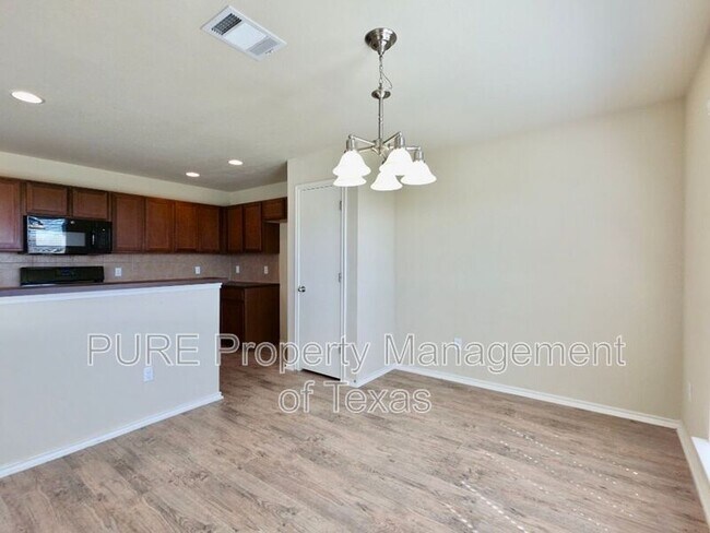 Building Photo - 809 Yabers Ct