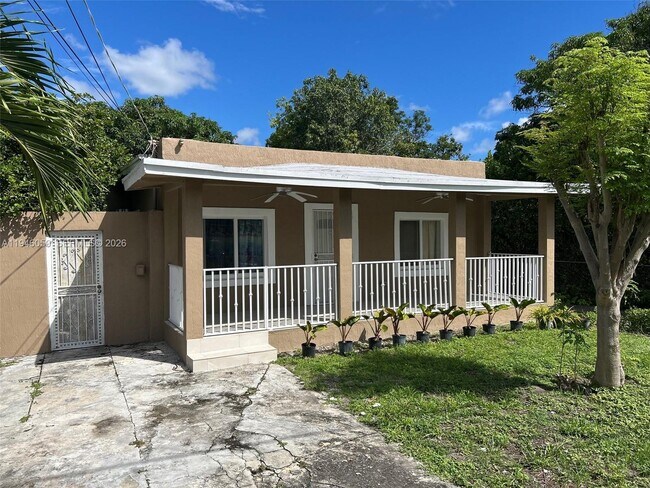 Building Photo - 261 NW 49th St