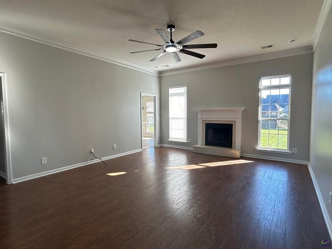 Building Photo - 166 Holly Pointe