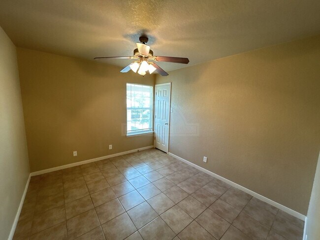 Building Photo - 1305 Powder River Dr