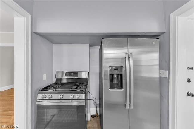 Building Photo - 3318 Milverton Rd