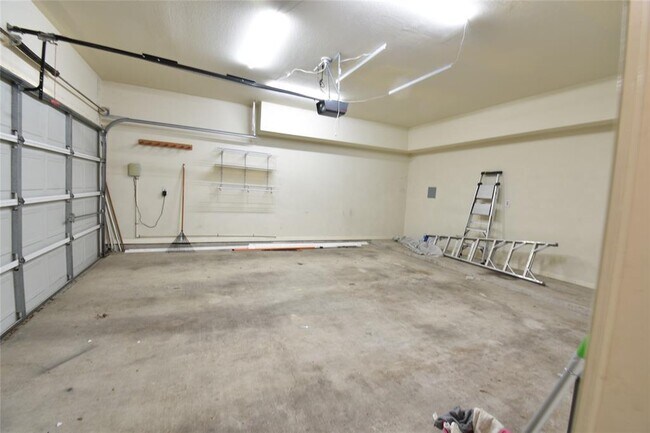 Building Photo - 12720 Twisted Briar Ln