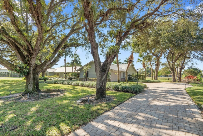 Building Photo - 8631 Steeplechase Dr