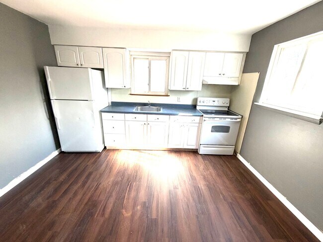 Building Photo - 330 Olive Ave