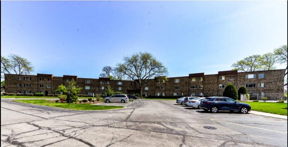Building Photo - 2600 Brookwood Way Dr