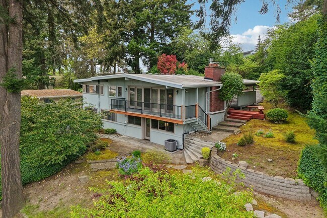 Building Photo - 12226 SE 25th St