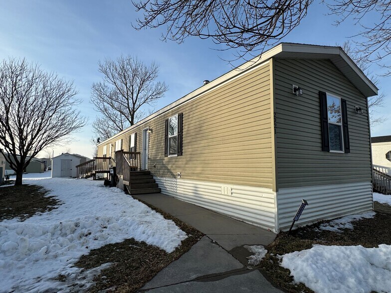 Building Photo - 2021 Lark Ln NW