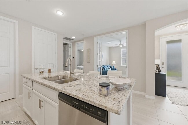 Building Photo - 14827 Edgewater Cir