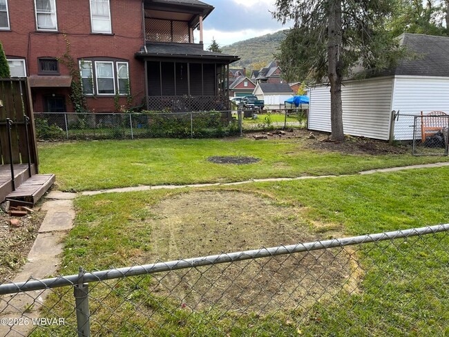 Building Photo - 336 Hastings St