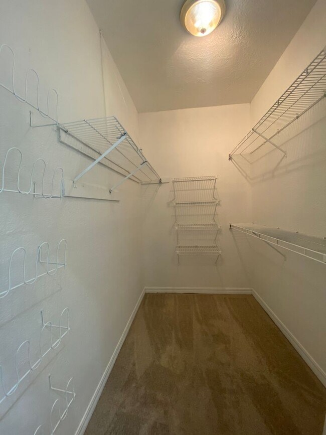 Building Photo - Storybook 3 Bedroom House