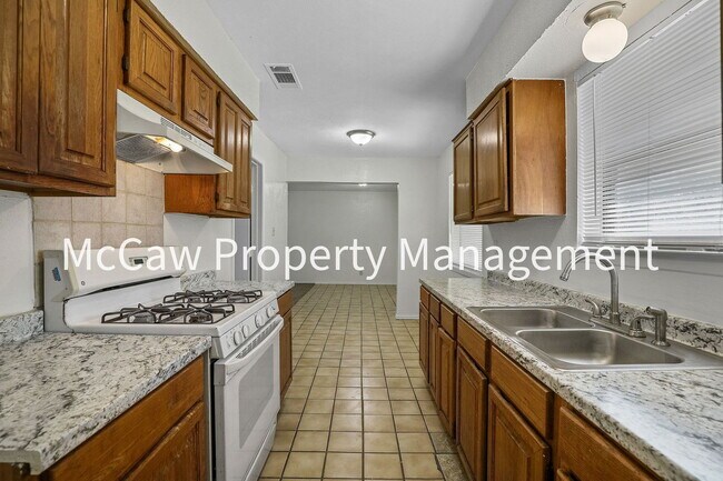 Building Photo - 14306 Seminole Dr