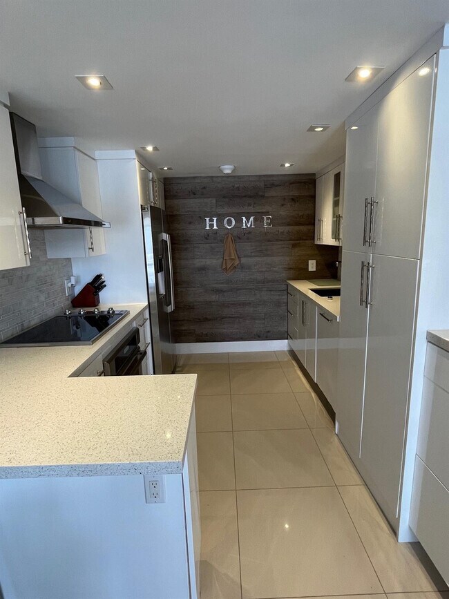 Building Photo - 133 N Pompano Beach Blvd