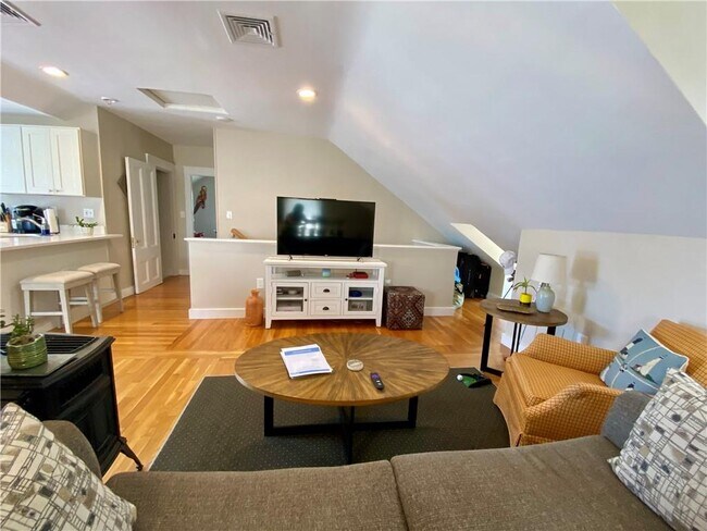 Building Photo - 30 Gould St