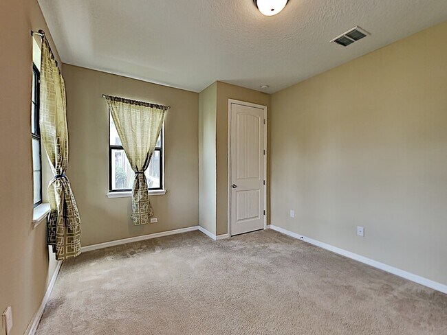 Building Photo - 12986 Holdenbury Ln