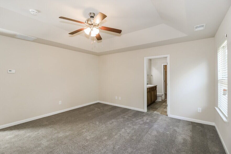 Building Photo - 271 Bandelier Cir