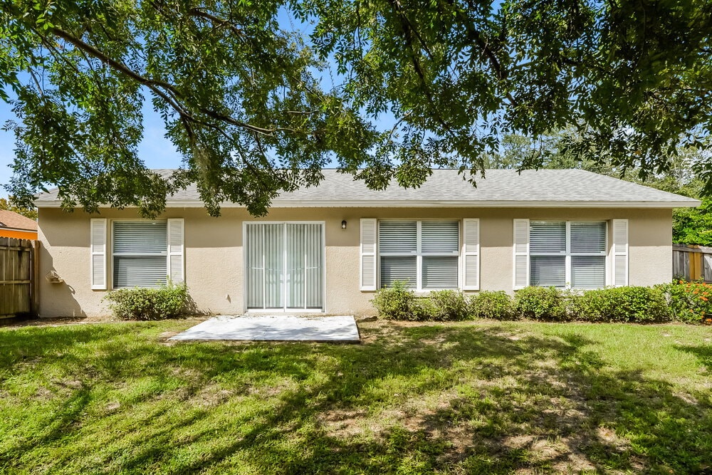Building Photo - 12148 Woodglen Cir