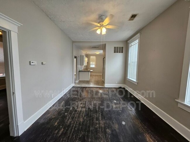 Building Photo - 117 Cherry St