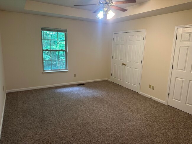 Building Photo - 1017 Smither Dr